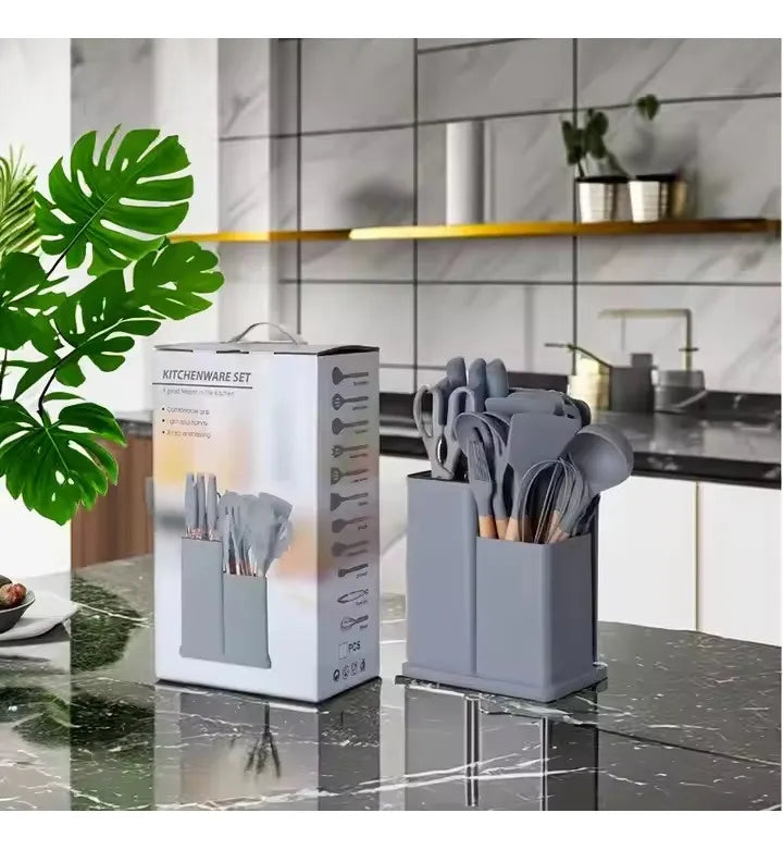 Set 19 ustensile de gătit din silicon cu mâner bambus + suport și tocător